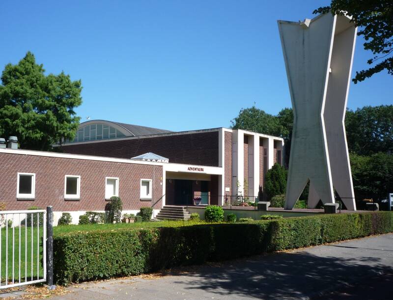 De Adventkerk (voor aanzicht)